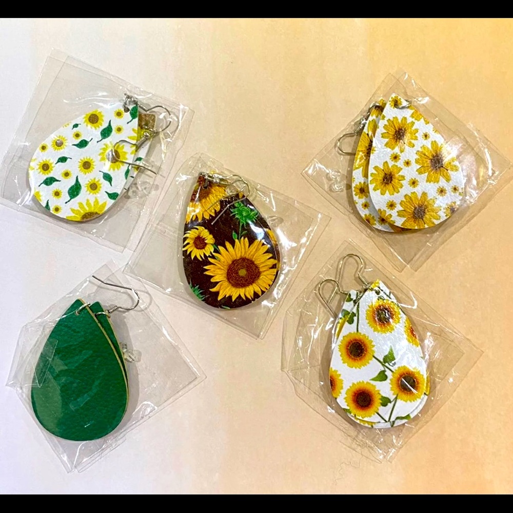 ❤️ 2 pairs for $10 ❤️ Leather Sunflower Earrings